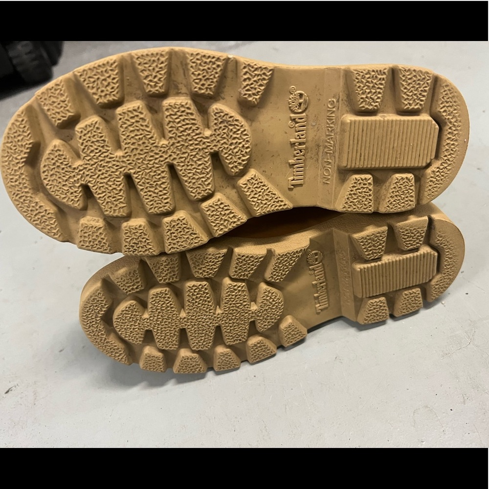 Lightly work kids size 13 tan Timberland boots